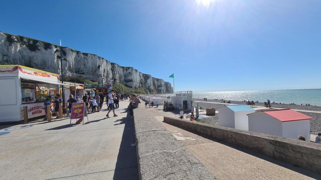 Idealement Situe "Le Studio" Les Locations Isahora Sont Aussi A 2 Pas Du Chateau D'Eu, Des Falaises Du Treport, De Mers Les Bains Et Aux Portes De La Baie De Somme Eu (Sekwana Nadmorska) Zewnętrze zdjęcie