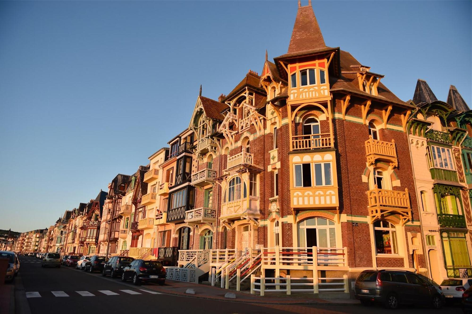Idealement Situe "Le Studio" Les Locations Isahora Sont Aussi A 2 Pas Du Chateau D'Eu, Des Falaises Du Treport, De Mers Les Bains Et Aux Portes De La Baie De Somme Eu (Sekwana Nadmorska) Zewnętrze zdjęcie