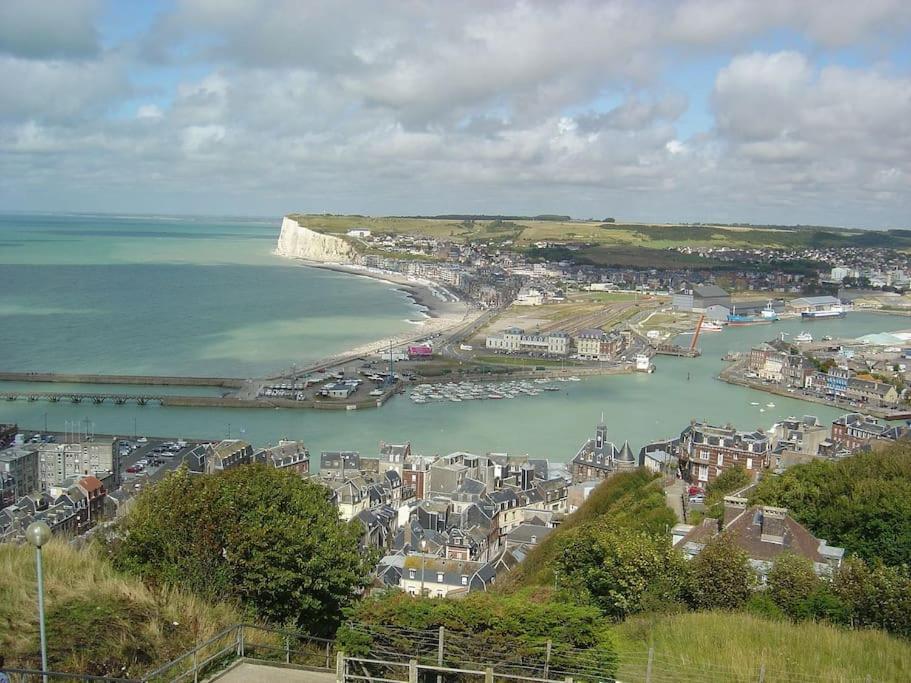 Idealement Situe "Le Studio" Les Locations Isahora Sont Aussi A 2 Pas Du Chateau D'Eu, Des Falaises Du Treport, De Mers Les Bains Et Aux Portes De La Baie De Somme Eu (Sekwana Nadmorska) Zewnętrze zdjęcie