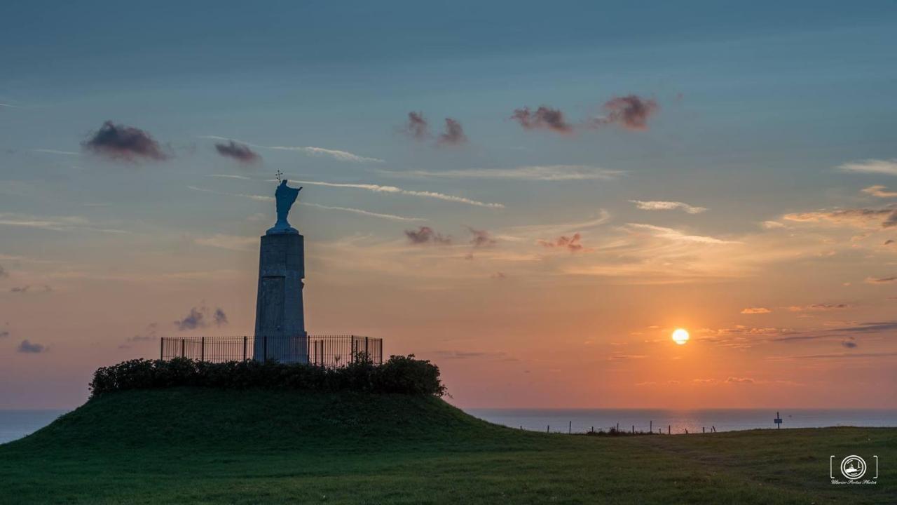 Idealement Situe "Le Studio" Les Locations Isahora Sont Aussi A 2 Pas Du Chateau D'Eu, Des Falaises Du Treport, De Mers Les Bains Et Aux Portes De La Baie De Somme Eu (Sekwana Nadmorska) Zewnętrze zdjęcie